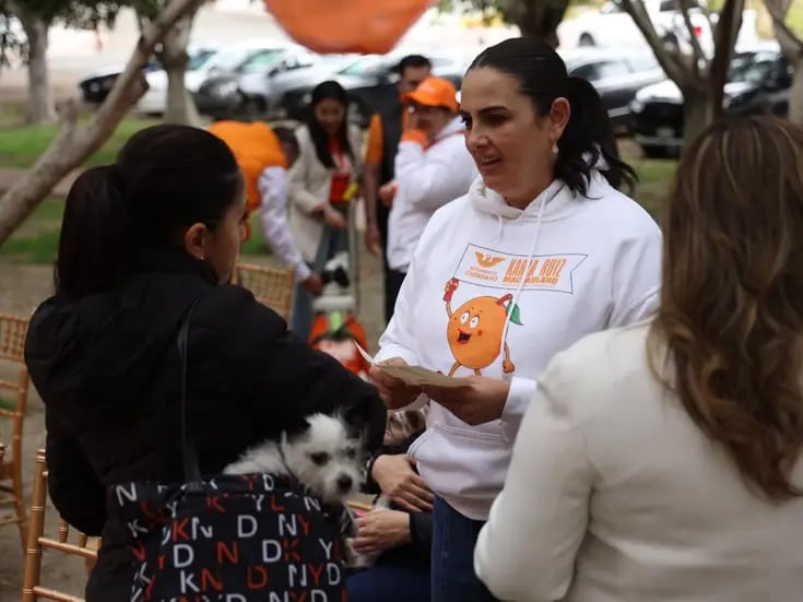 Karla Ruiz Macfarland es primera candidata en firmar compromiso de bienestar animal