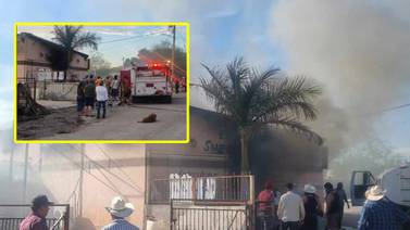 Se incendia tienda en San Pedro de La Cueva; pérdidas entre 6 y 7 mdp
