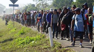 AMLO dice que no coincide con Rosario Piedra sobre caravana migrante