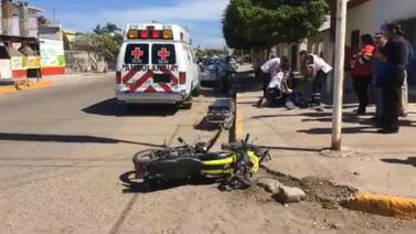 VIDEO: Conductora se pasa el alto e impacta a motociclista en Navojoa: hay un lesionado