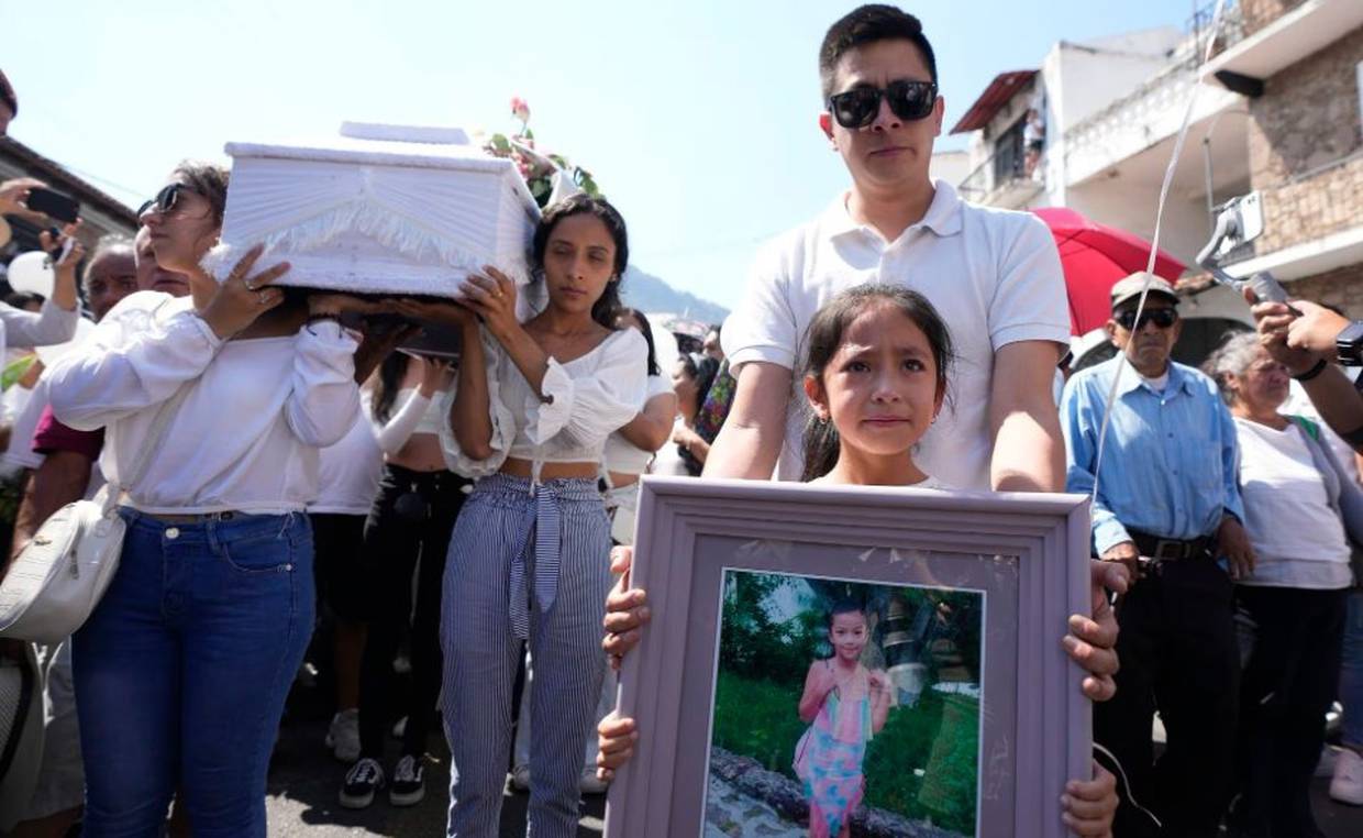 Dan último adiós a Camila, pequeña secuestrada y asesinada en Taxco