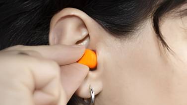 Efectos de dormir con tapones para los oídos: ¿Bueno o malo para tu salud?