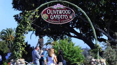 Olivewood Gardens: Unen a la comunidad de National City con platillos saludables