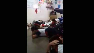 Maestra trata de calmar a los niños cantando durante balacera en Obregón
