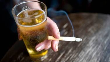 INEGI informa que mexicanos gastan más en alcohol y cigarros que en servicios de salud