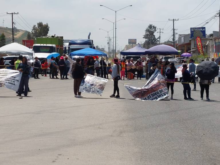Manifestantes bloquean la carretera libre Tijuana-Tecate