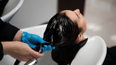 Razones por las que deberías evitar el tinte negro para el cabello