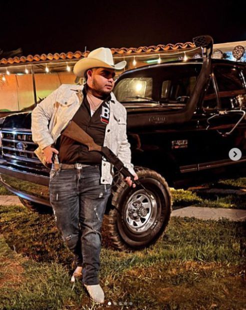 Chuy Montana solía mostrar vehículos y armas en su perfil de Instagram.
