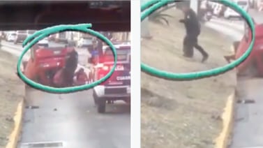 VIDEO: Policía “desaparece” mochila al atender accidente en Ecatepec
