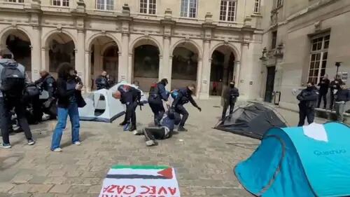 Policía irrumpe y desaloja propalestinos de Universidad de la Sorbona