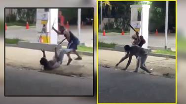 VIDEO: Hombres pelean a machetazos en la calle y uno pierde la mano (Imágenes fuertes)