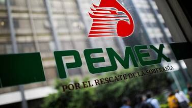 Pemex prevé reducción de deuda y aumento en procesamiento de refinerías