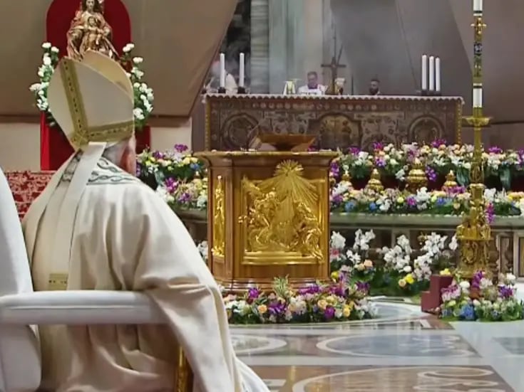 Papa Francisco preside la Vigilia Pascual en basílica de San Pedro
