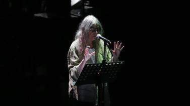 Patti Smith lanza un llamado poético contra la crisis global en Guadalajara