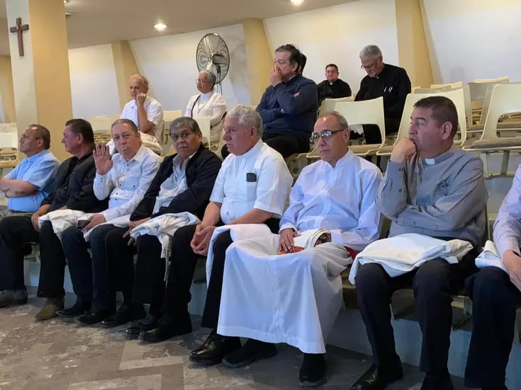 Renuevan su sacerdocio padres de la Diócesis de Ciudad Obregón