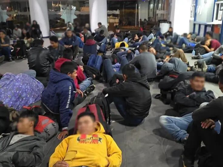 Anuncia INM rescate de 156 migrantes en Veracruz que viajaban hacinados