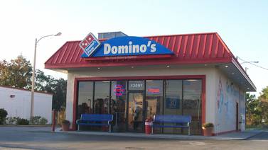 Domino's trató de vender pizza a los italianos pero falló: Cierra sus tiendas al ser vencido por pizzeros locales