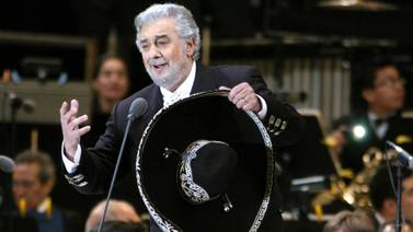 Plácido Domingo enfrenta a la prensa mexicana tras señalamientos de abuso sexual