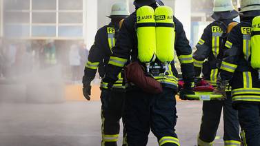 Incendio en hotel de Argentina deja un menor muerto y 23 heridos
