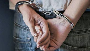 Hombre arrestado en laboratorio móvil de metanfetaminas
