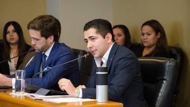 Regidor critica incrementos en impuestos y trámites del Ayuntamiento de Ensenada