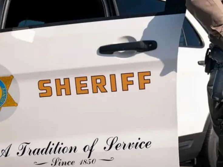 Adolescente se quita la vida en comisaría de Los Ángeles con el arma de un oficial