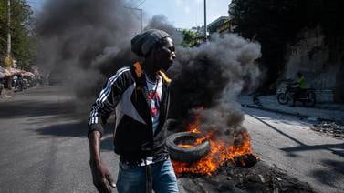 El Pentágono envía elementos de la Marina a Haití para resguardar embajada de EU ante violencia por pandillas