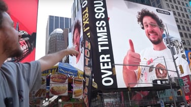 Luisito Comunica revela que existen anuncios en Times Square desde $40 dlls