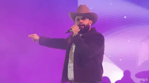 Carin León se alza como el Mejor Artista del Regional Mexicano en los Latin AMAs 2024  