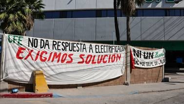 Suman 6 días de plantón fuera de las oficinas de la CFE Mexicali
