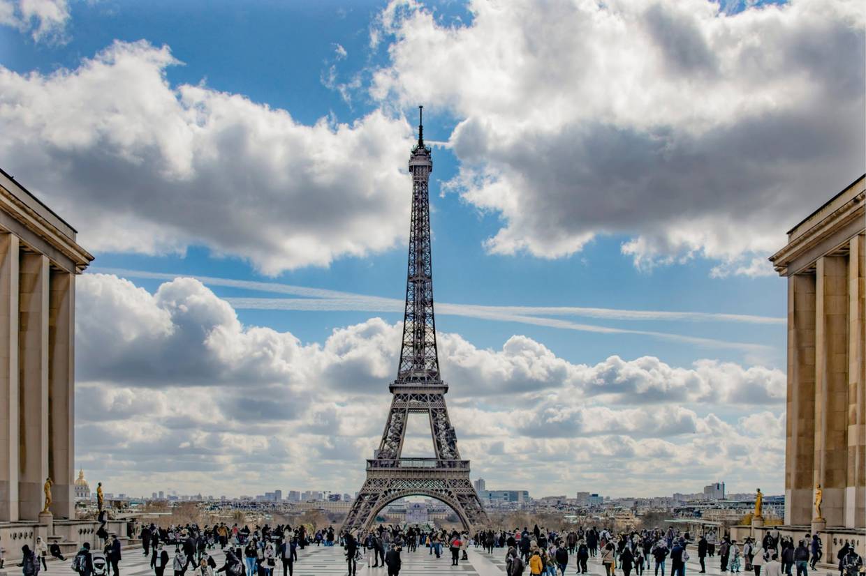Un día como hoy, pero de 1889, se inauguró la icónica Torre Eiffel en París, Francia. | Crédito: EFE