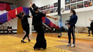 El mejor bailaor de flamenco imparte curso en Ensenada