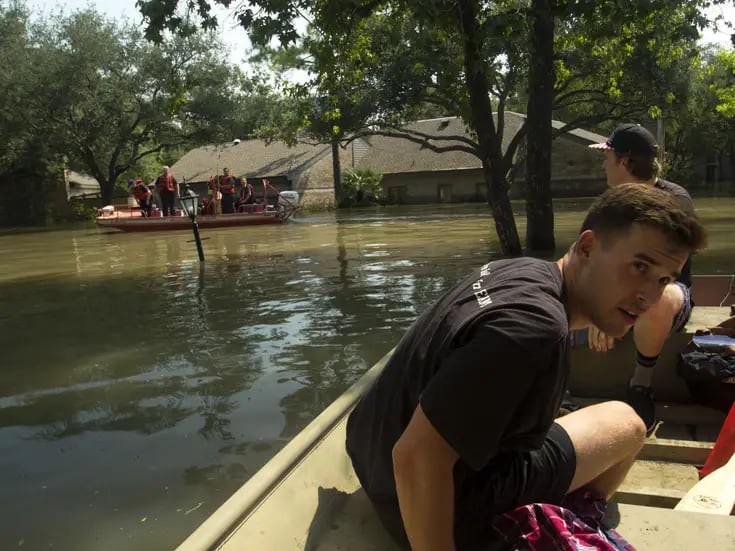 Suman más de 170 rescates en medio de las inundaciones en Texas