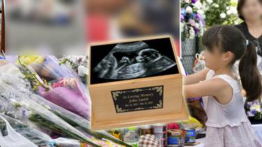 Bebé muestra en su funeral signos de vida, la llevan a hospital y muere