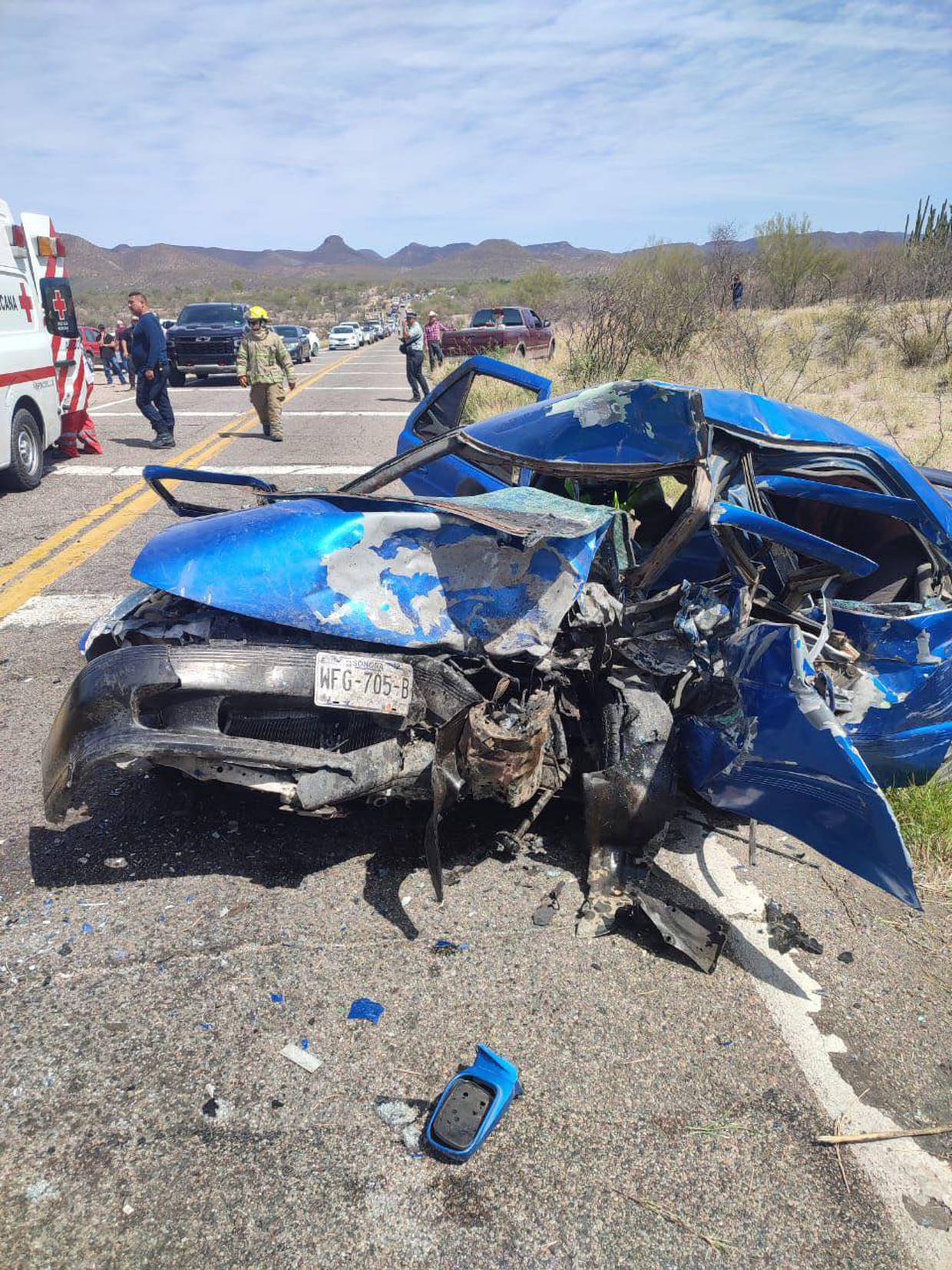 Bomberos de Hermosillo reportan el fallecimiento de una mujer, en un accidente carretero en el Kilómetro 33 de la carretera a Ures.