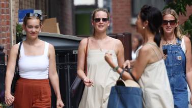Así reaccionó Jennifer Lawrence al cruzarse con una mujer que llevaba el mismo vestido