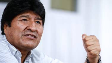 Evo Morales define al candidato presidencial de su partido desde Argentina