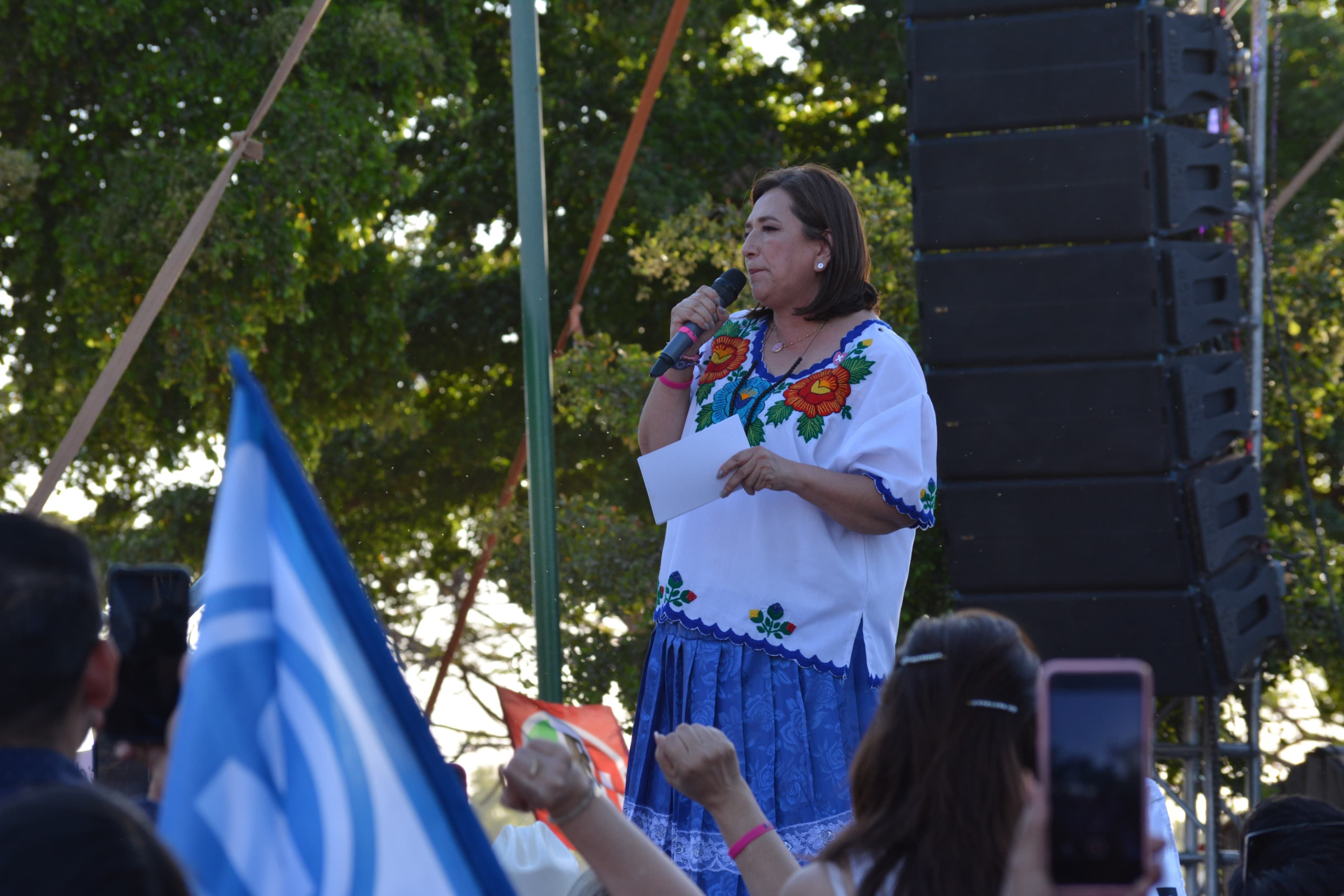 La candidata Xóchitl Gálvez durante su evento en la Laguna del Náinari. FOTO: MAYRA ECHEVERRÍA