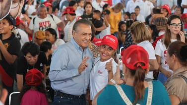 Beltrones Rivera se compromete a rescatar el Seguro Popular