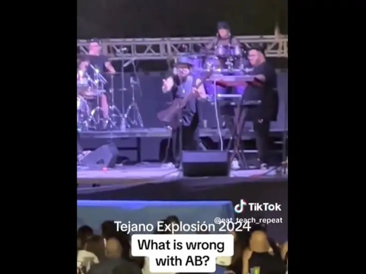  Músico AB Quintanilla critica a la audiencia por falta de entusiasmo en festival de San Antonio