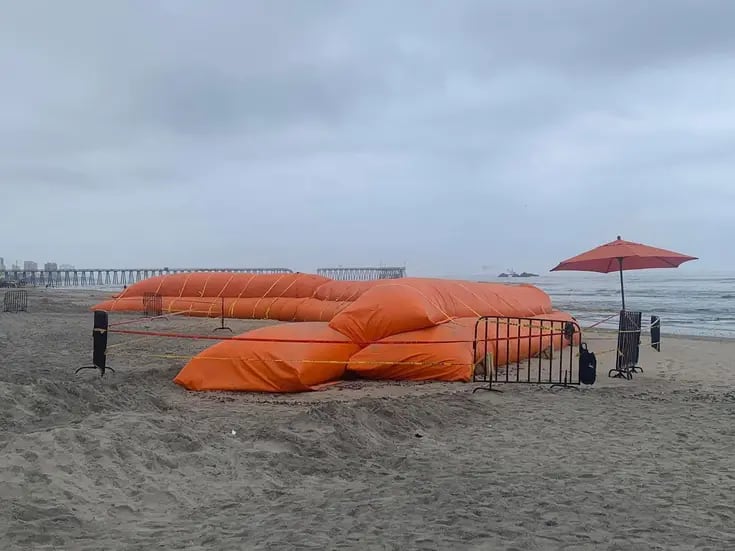 Prueban con barrera inflable como rompeolas para el Baja Beach Fest