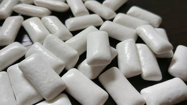 Chicles Trident tienen aspartame, el edulcorante considerado “posible cancerígeno”