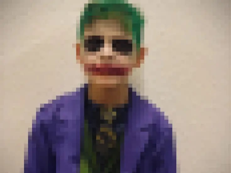 Estudiante se viste del ‘Joker’ veracruzano y ataca a su maestro de Ética