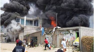 Edomex: Se registra incendio en planta recicladora en los Reyes la Paz 