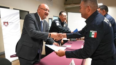 Se gradúan 12 nuevos elementos de la Policía Municipal