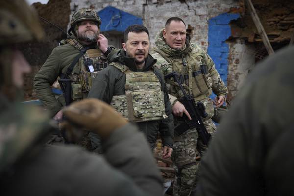 Ucrania enfrenta desafíos militares; Zelenski busca apoyo estadounidense