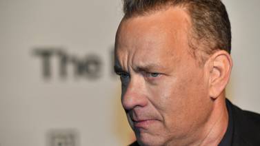 Se transforma Tom Hanks en Fred Rogers, icono televisivo de EU
