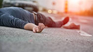 Hombre queda inconsciente tras caer en el bulevar De los Ganaderos mientras corría con un envase de cerveza