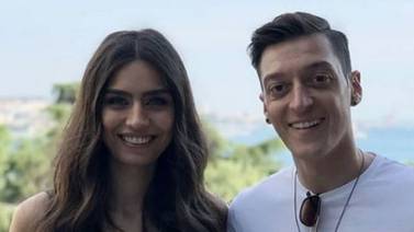 Mesut Ozil celebra su boda con obra de caridad