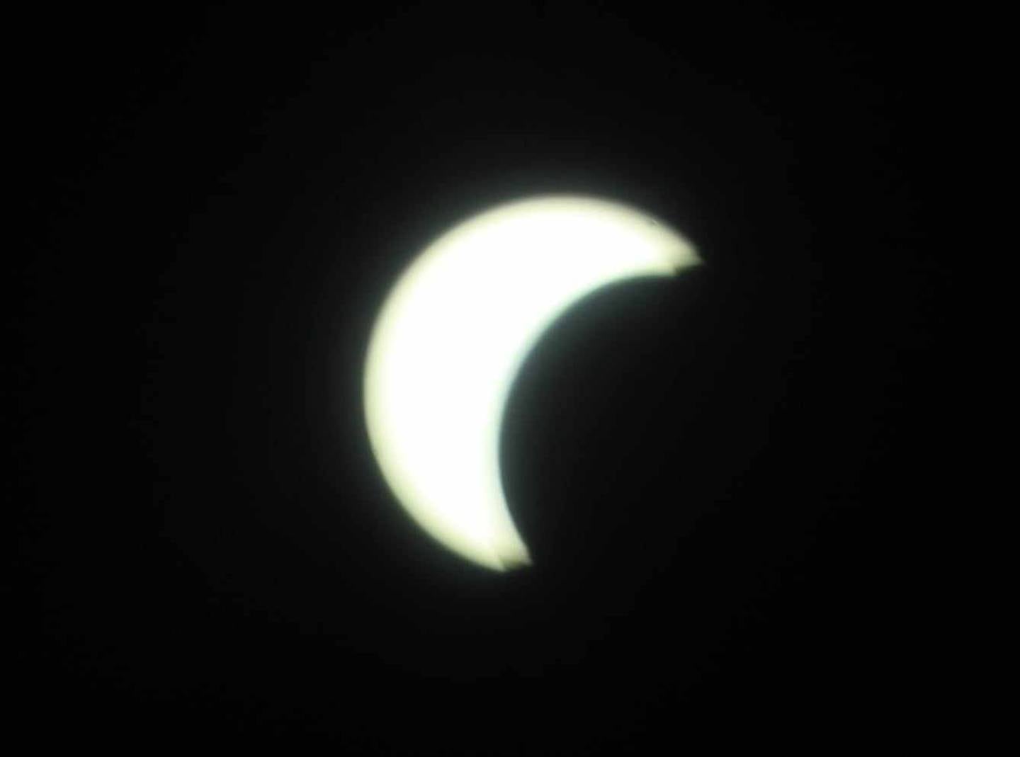 Eclipse solar se acerca a su punto máximo de ensombrecimiento / Julián Ortega